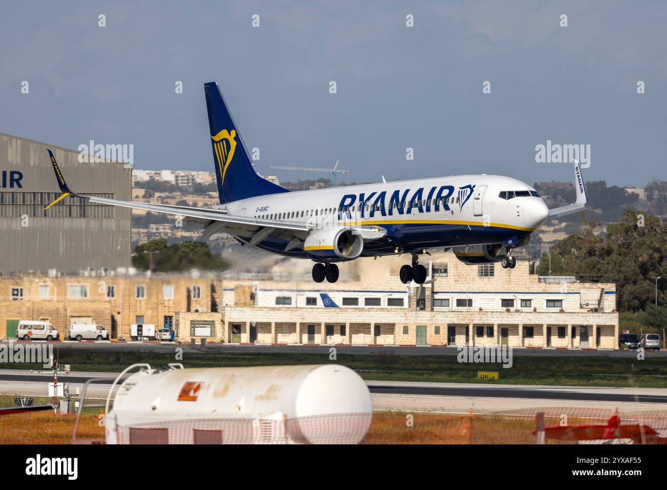 Ryanair UK Boeing 737-8AS (REG: G-RUKC) landing 13, with winglets ...