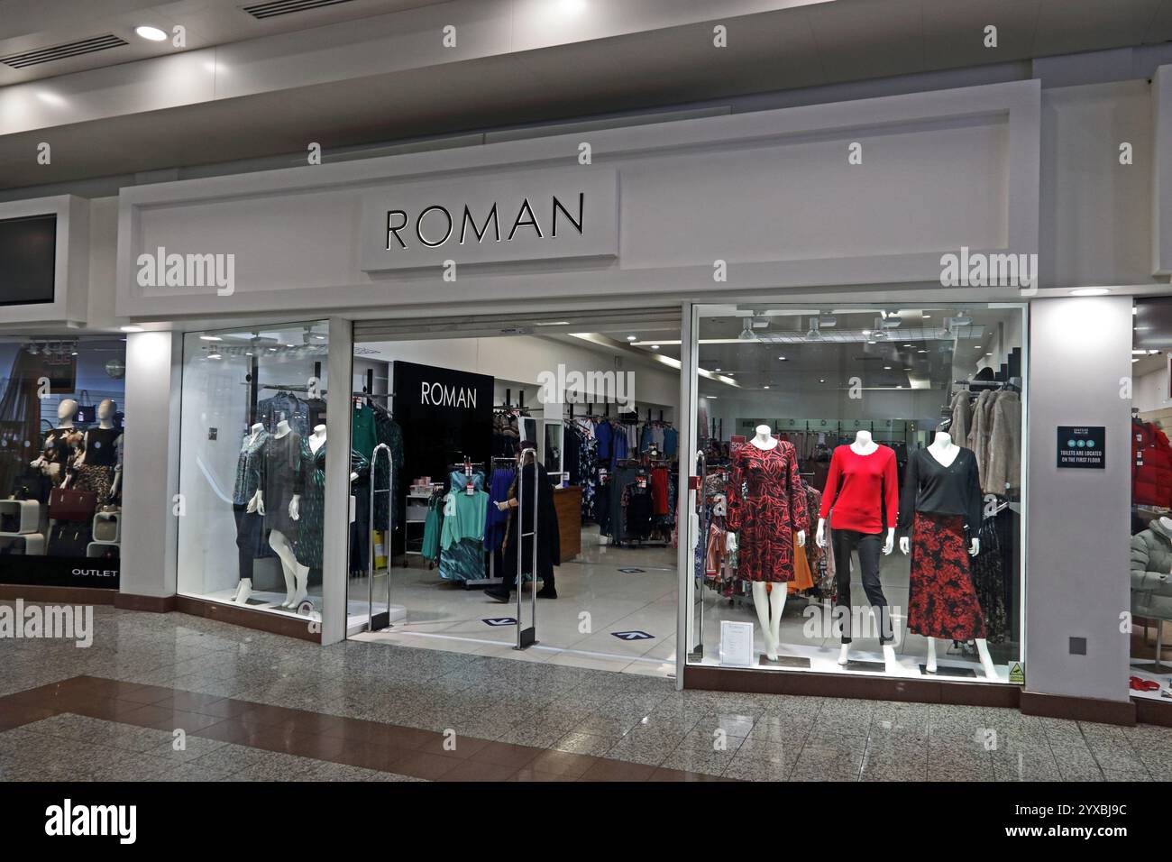 Roman Store Roman fashion hi-res stock photography and images - Alamy