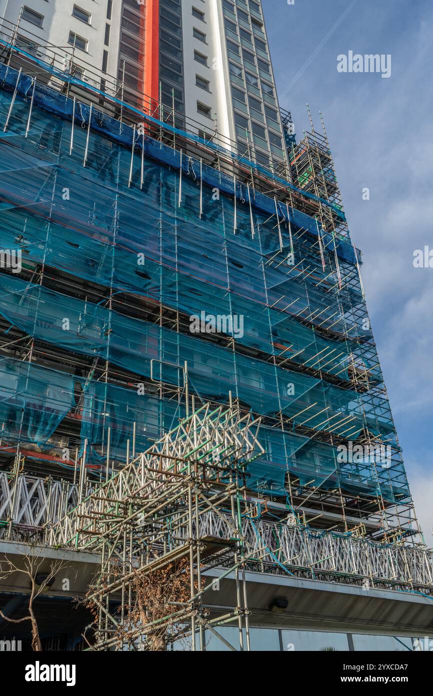 Hackney Tower Blocks Council social housing tower block being stripped of inflammable ...