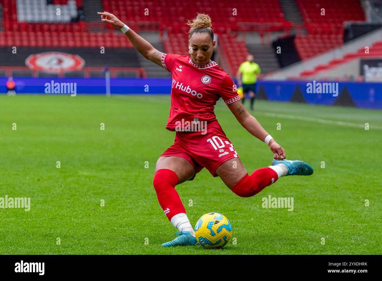 Bristol, UK. 15th Dec, 2024. Bristol, England, December 15th 2024 Lexi Lloyd-Smith (Bristol 10) crosses the ball during the Women's Championship game between Bristol City and Durham at Ashton Gate in Bristol, England (Rachel Le Poidevin/SPP) Credit: SPP Sport Press Photo. /Alamy Live News Stock Photo