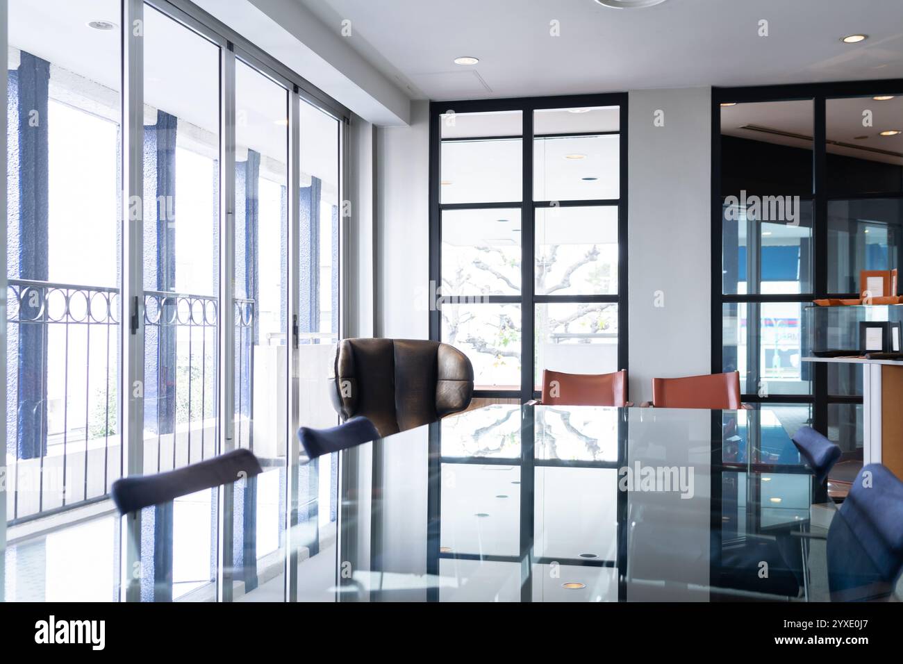 Unmanned room hi-res stock photography and images - Alamy
