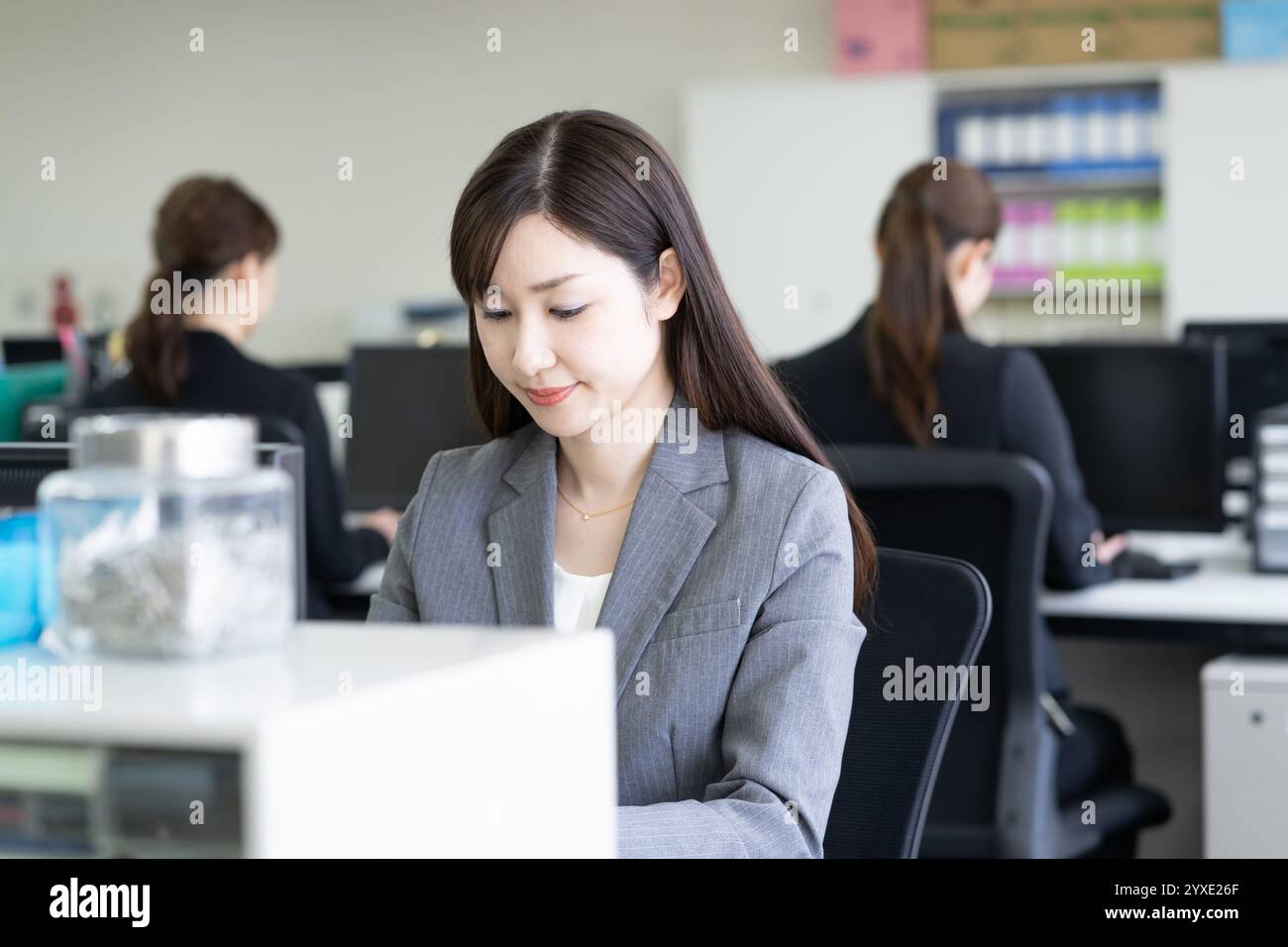 Japanese office woman hi-res stock photography and images - Alamy