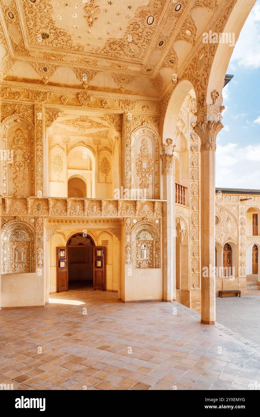 Persian historic home courtyard hi-res stock photography and images - Alamy