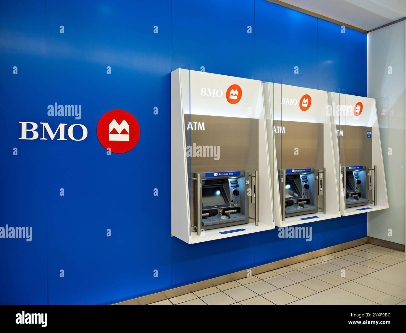 Atm canada hi-res stock photography and images - Page 2 - Alamy