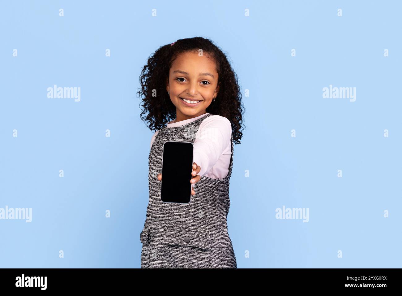 Portrait adorable preteen girl hi-res stock photography and images - Alamy