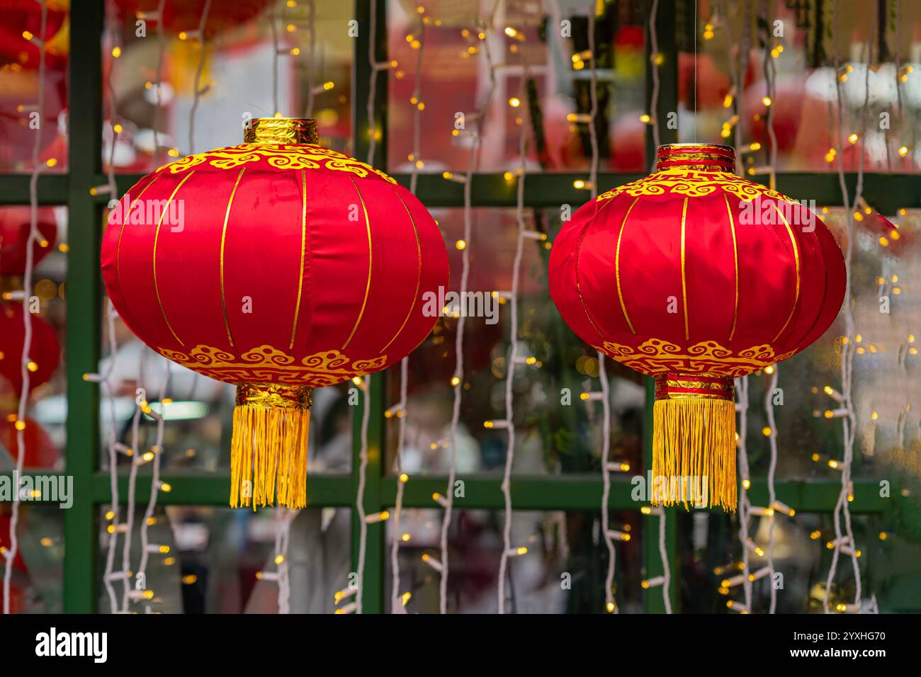 Hanging paper lanterns craft hi-res stock photography and images - Alamy