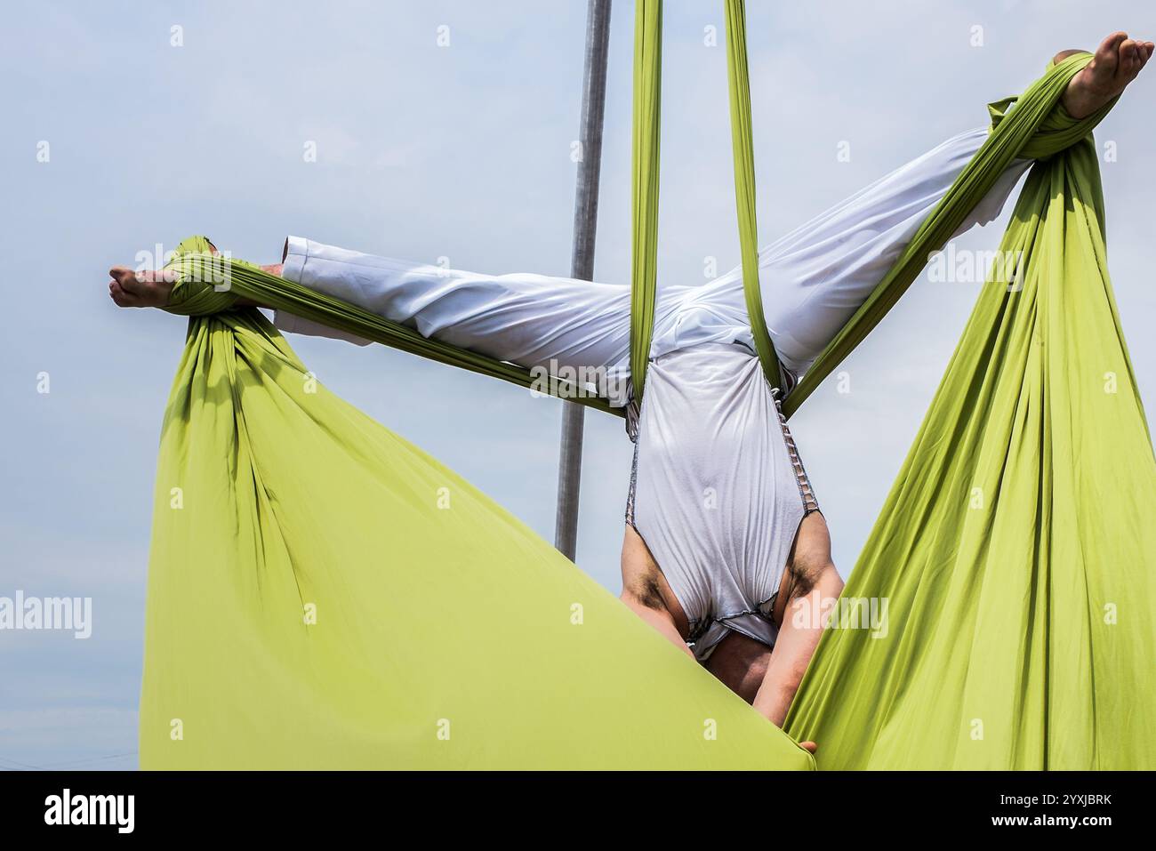 Acrobatic movement in art hi-res stock photography and images - Alamy
