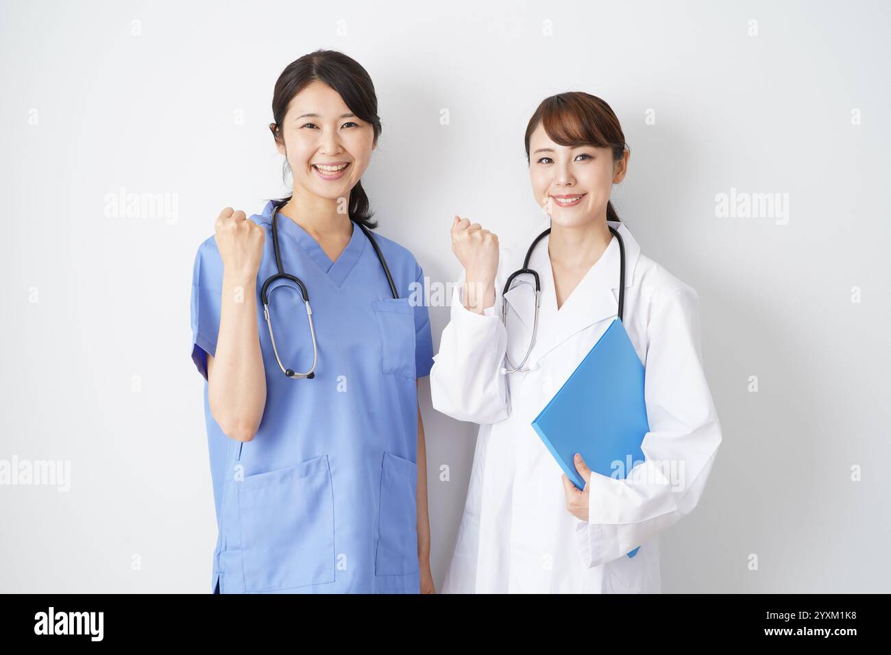 Young smile female doctor hi-res stock photography and images - Alamy