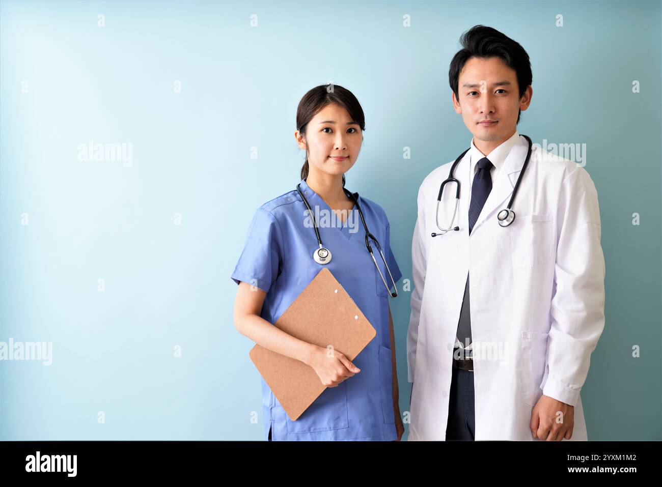 Male and female doctor hi-res stock photography and images - Alamy