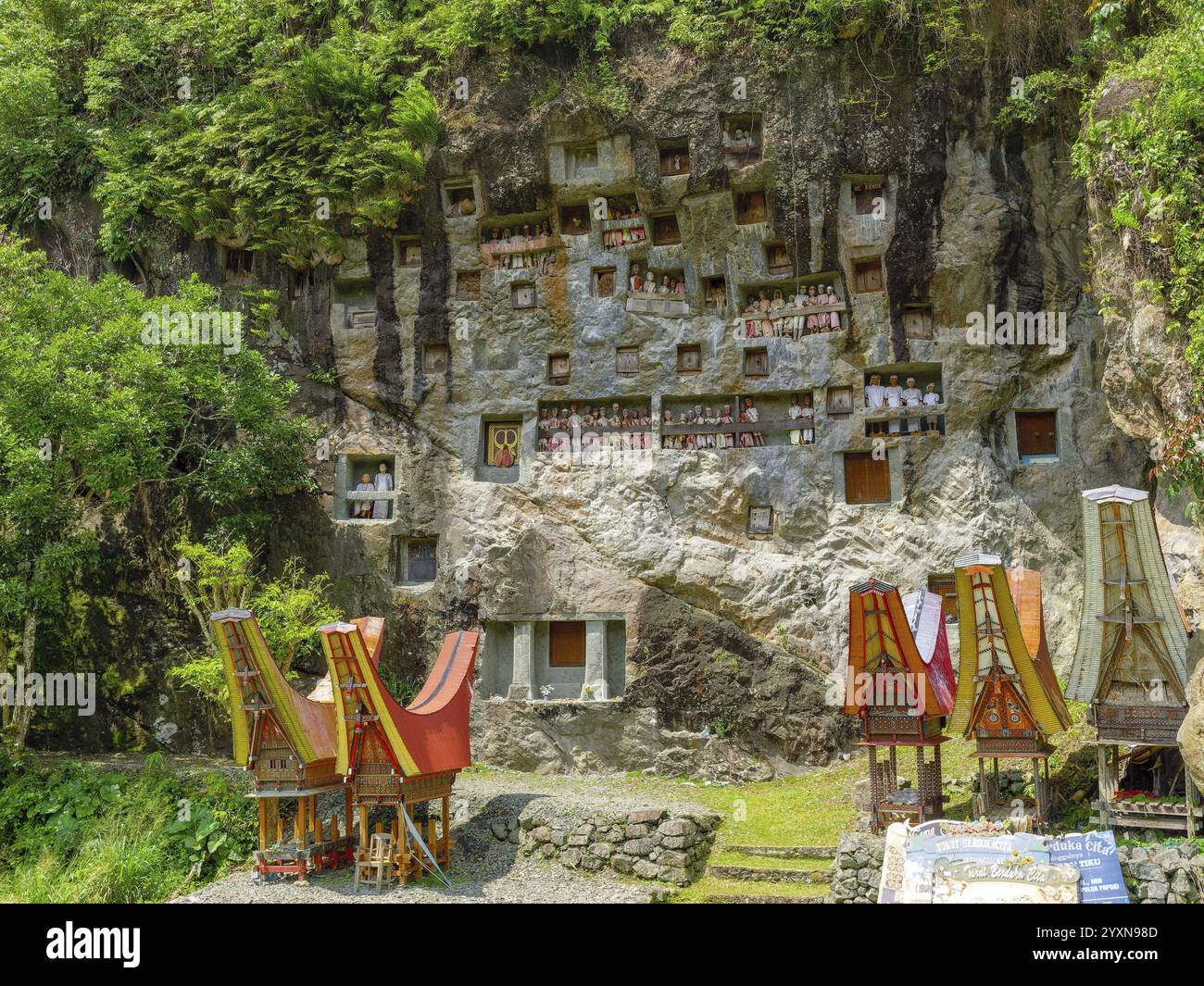 Rock tombs in Tana Toraja, Kete Kesu, Rantepao, Sulawesi, Indonesia, Asia Stock Photo