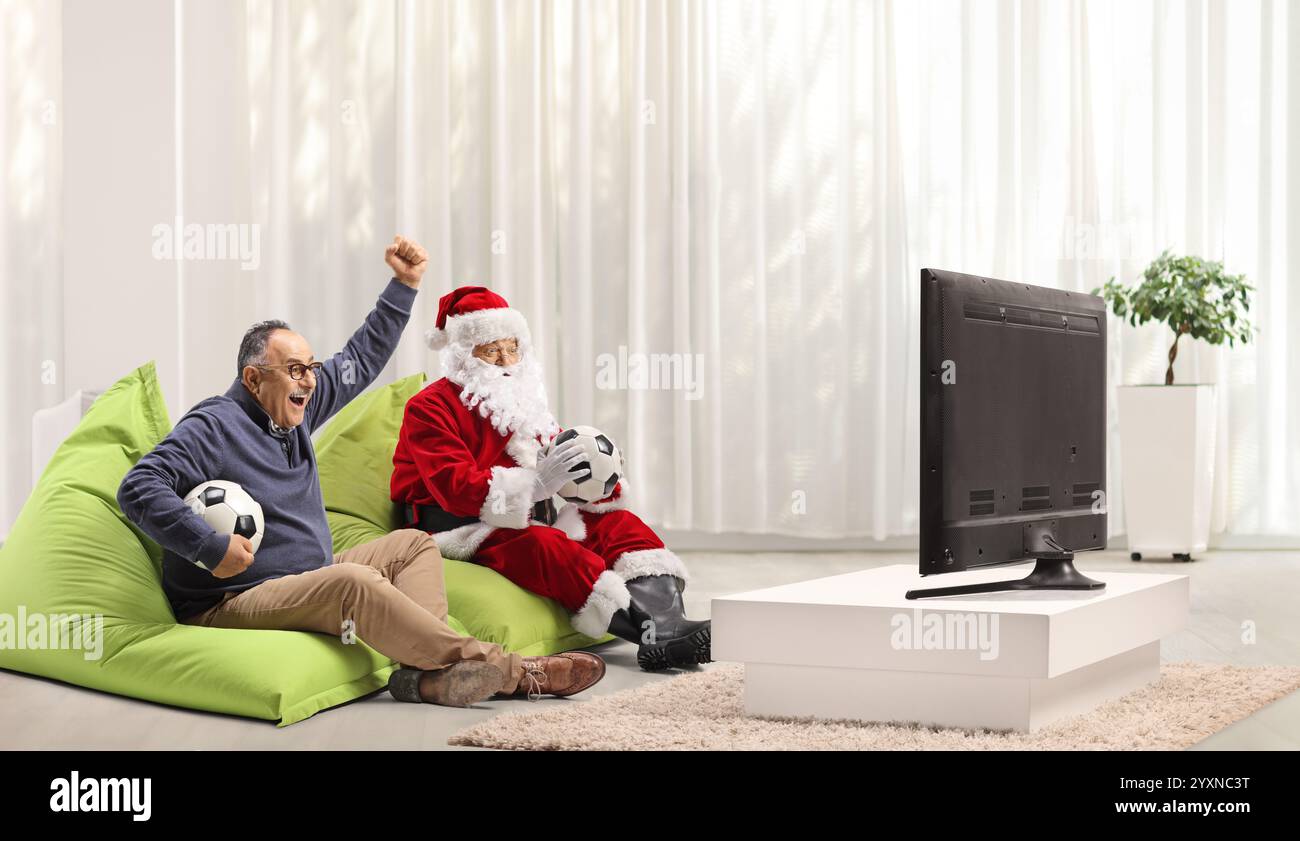 Elderly man sitting on beanbag hi-res stock photography and images - Alamy