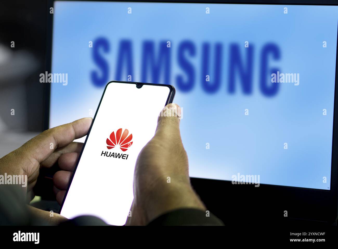 Huawei logo and name hi-res stock photography and images - Alamy