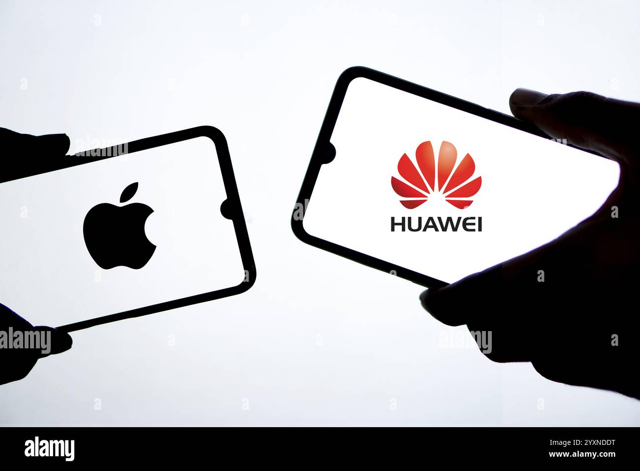 Huawei logo and name hi-res stock photography and images - Alamy