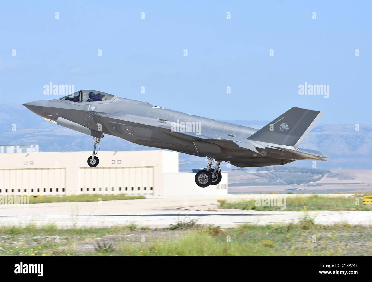 Italian Air Force F-35A landing Stock Photo - Alamy