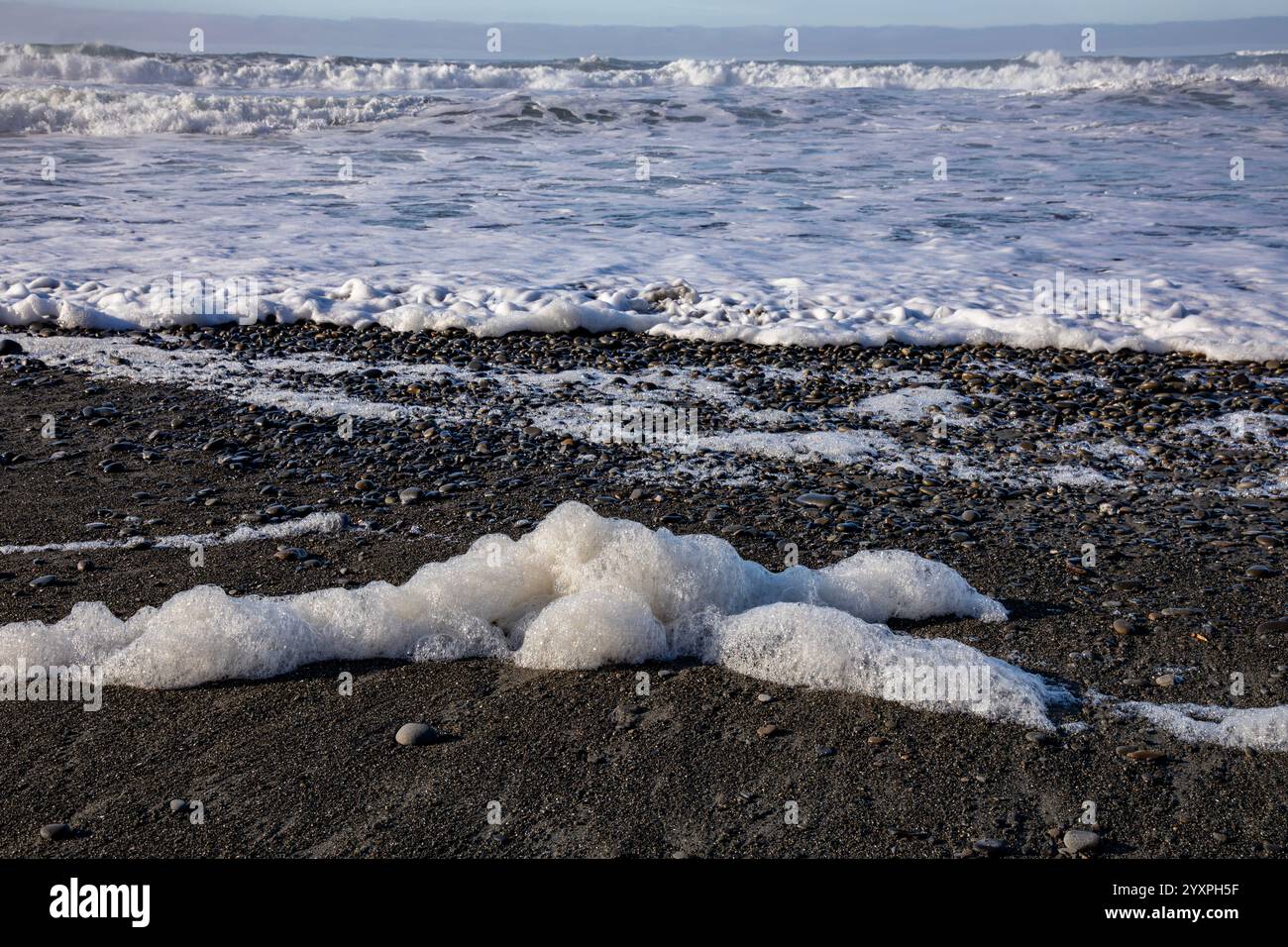 Dirty sea foam hi-res stock photography and images - Alamy