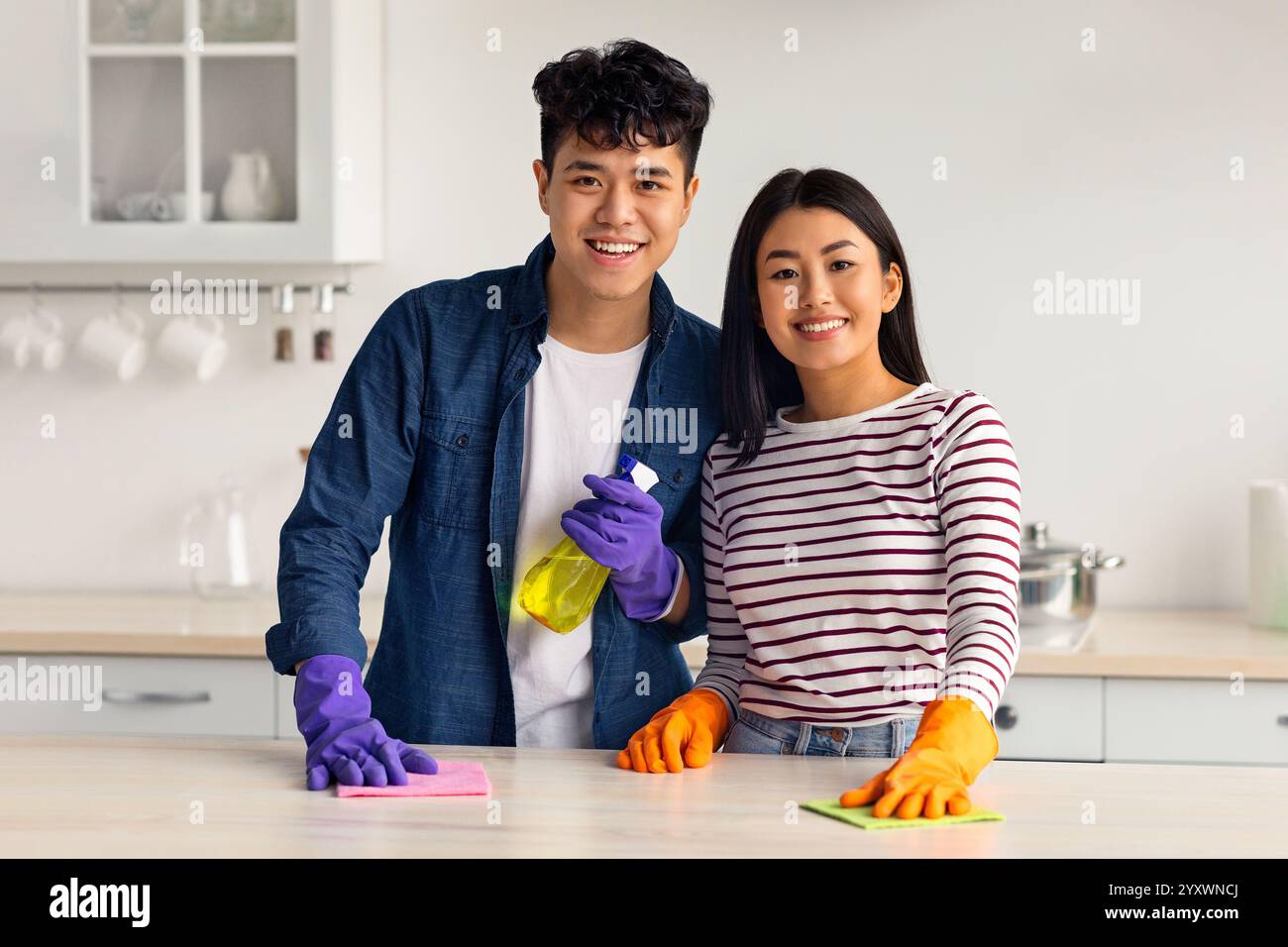 Chinese woman cleaning house hi-res stock photography and images - Alamy