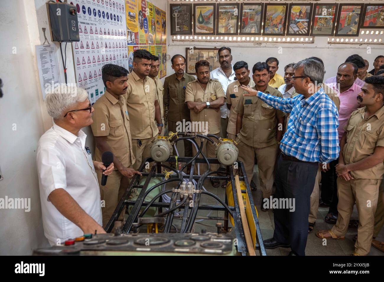 Brihanmumbai Electric Supply And Transport Hi res Stock Photography And brihanmumbai-electric-supply-and-transport-hi-res-stock-photography-and