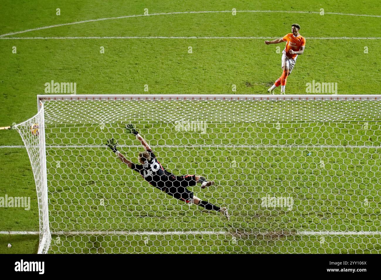 blackpool-s-jordan-lawrence-gabriel-top-misses-the-deciding-penalty