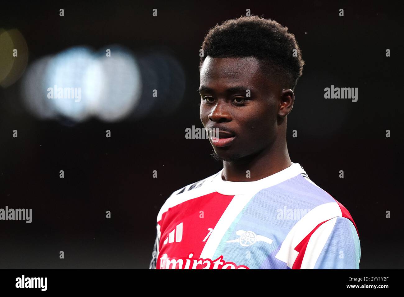 Arsenal's Bukayo Saka warming up before the Carabao Cup quarterfinal