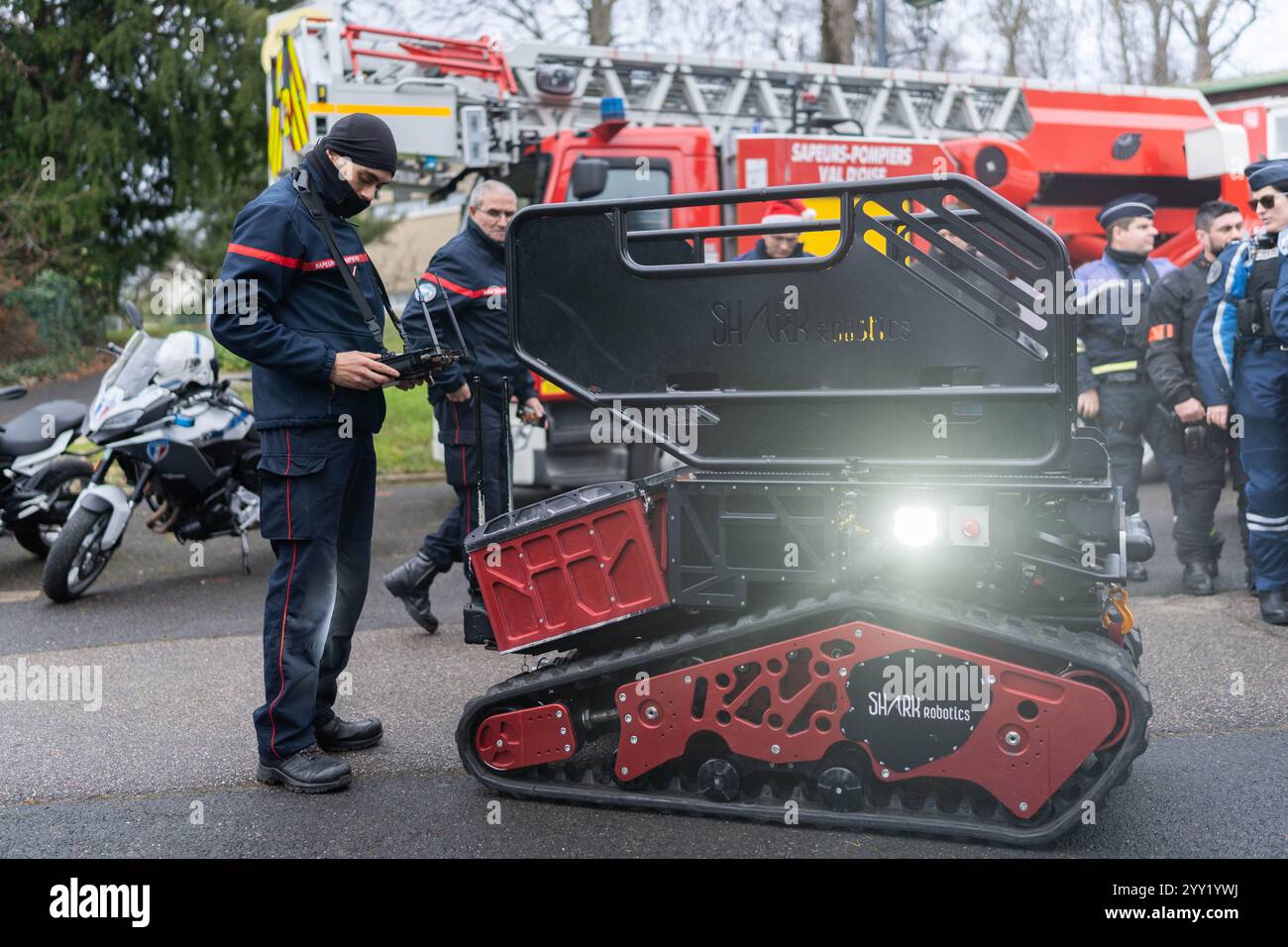Firefighting Robot British Firefighting moment hi-res stock photography and images - Alamy
