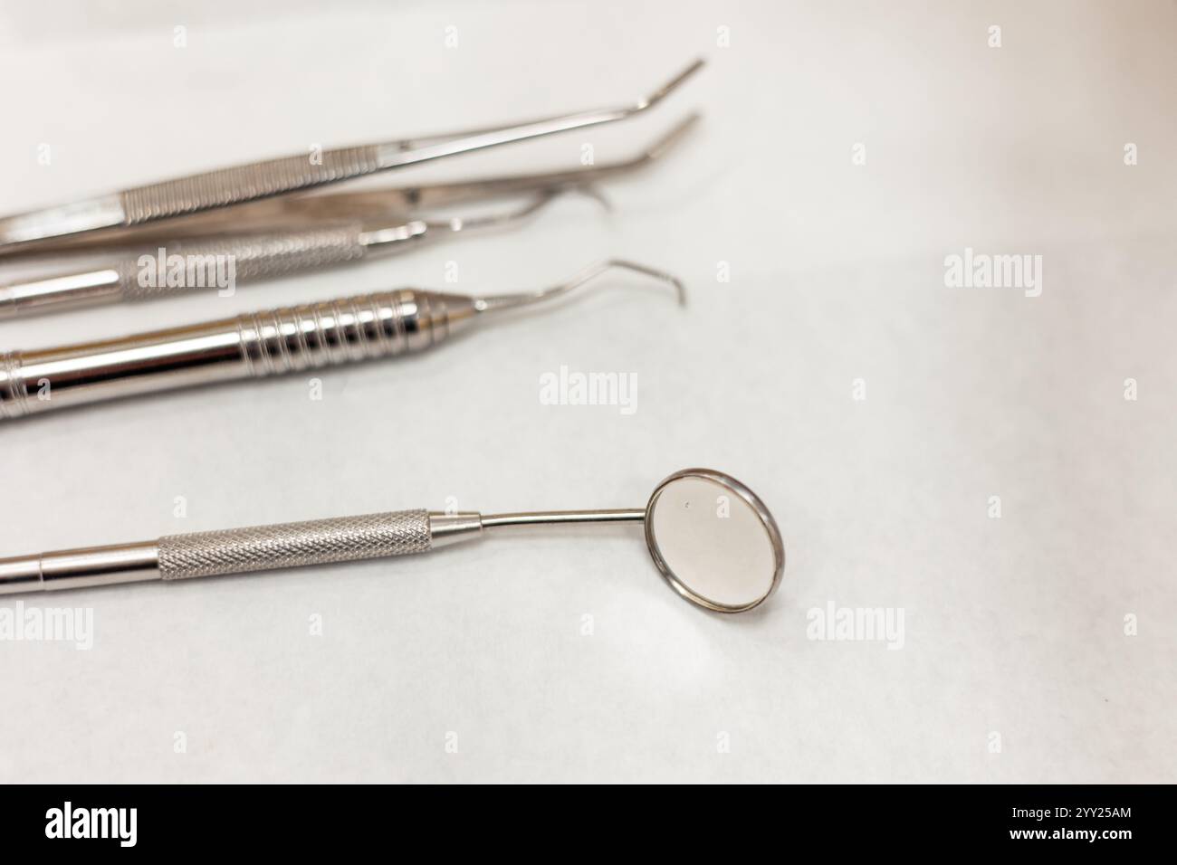 Dental instruments lie in metal hi-res stock photography and images - Alamy