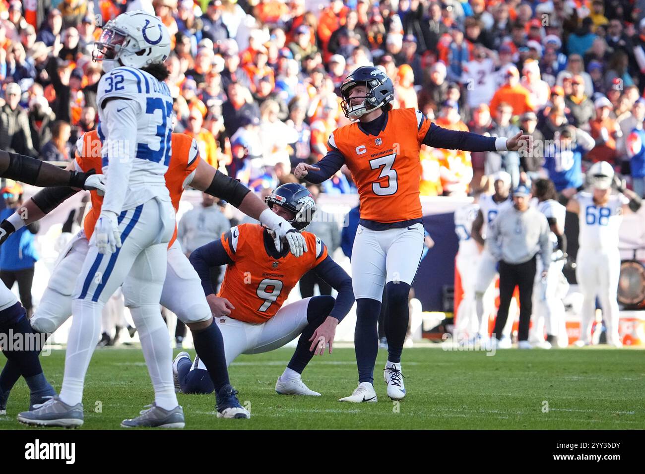 Denver Broncos place kicker Wil Lutz (3) kicks a field goal against the