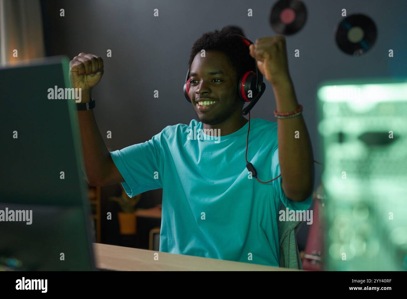 Gaming home successful gamer hi-res stock photography and images - Alamy