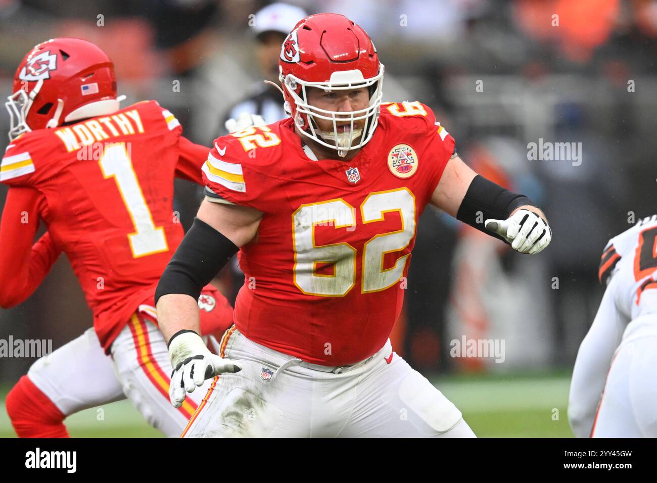 Kansas City Chiefs guard Joe Thuney (62) blocks during an NFL football
