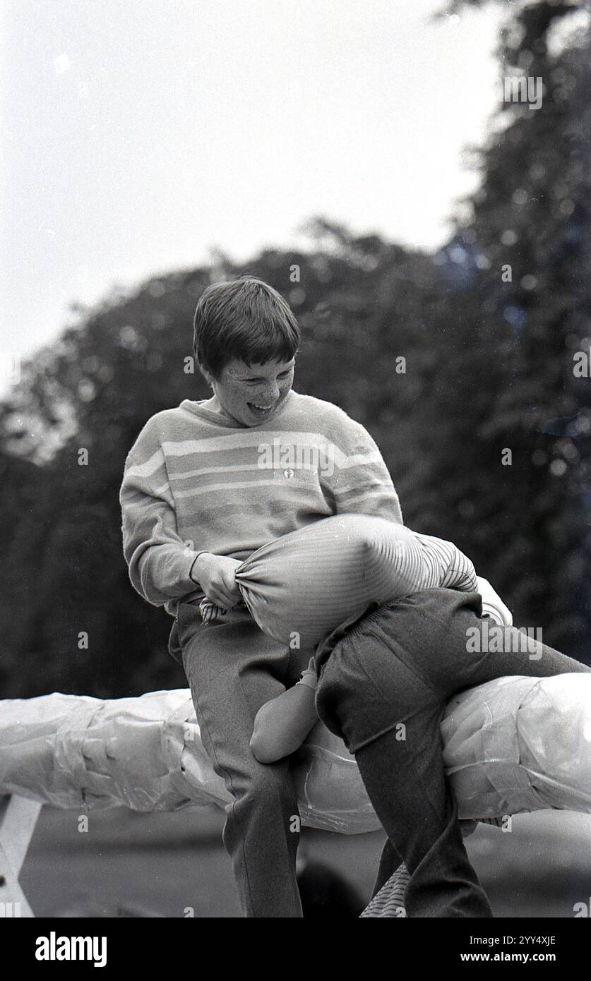 Pillow fight boys hi-res stock photography and images - Page 2 - Alamy, image size:837x1390
