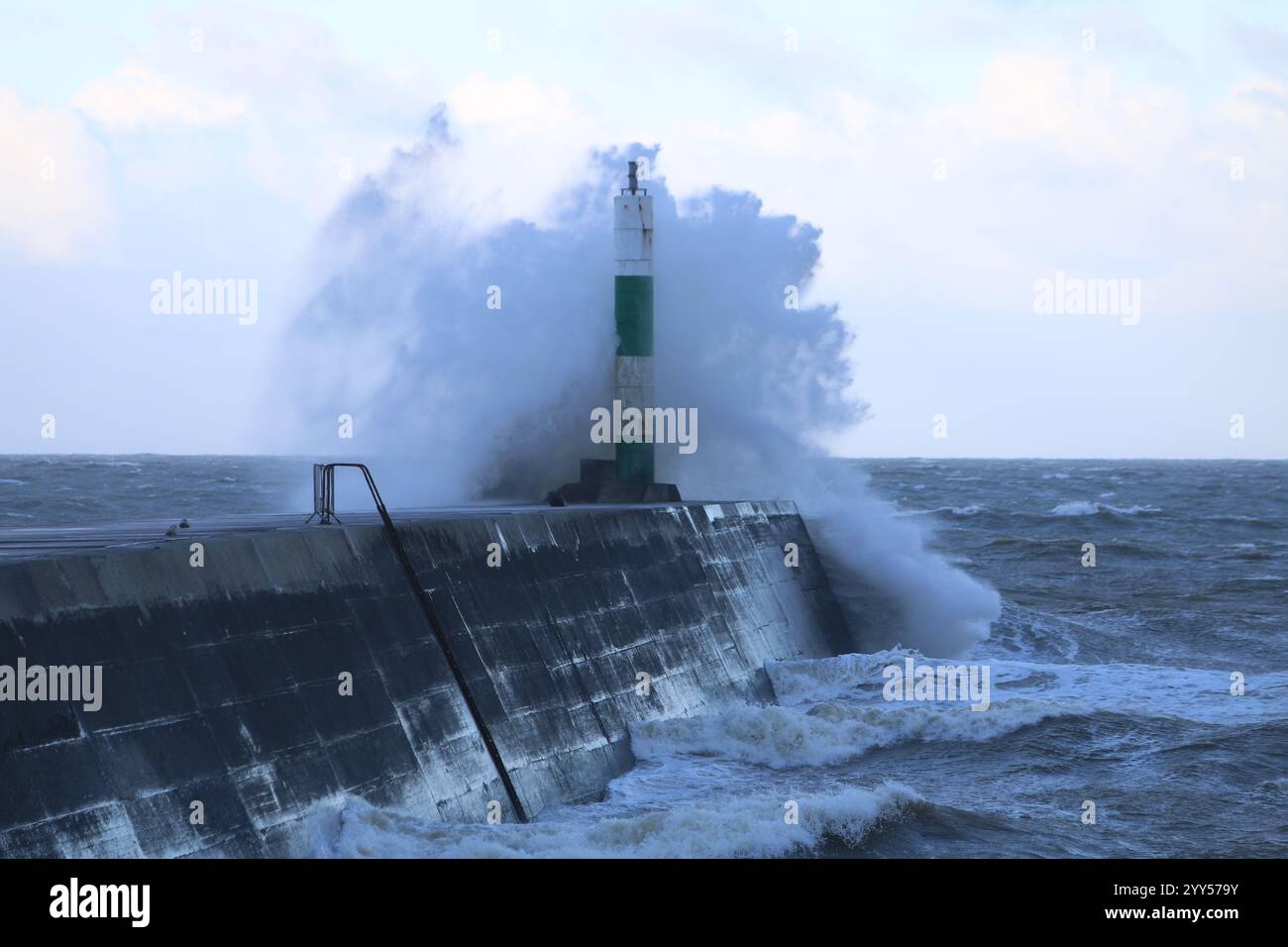 Aberystwyth Wales Uk Weather December 19th 2024 , A Cold And Blustery 