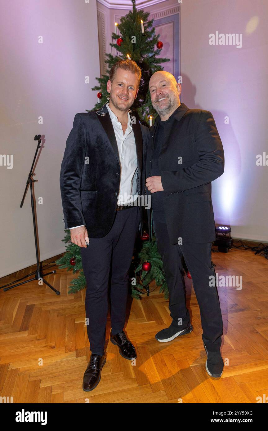 Peter Forster und Björn Casapietra live bei einem Konzert der Christmas ...