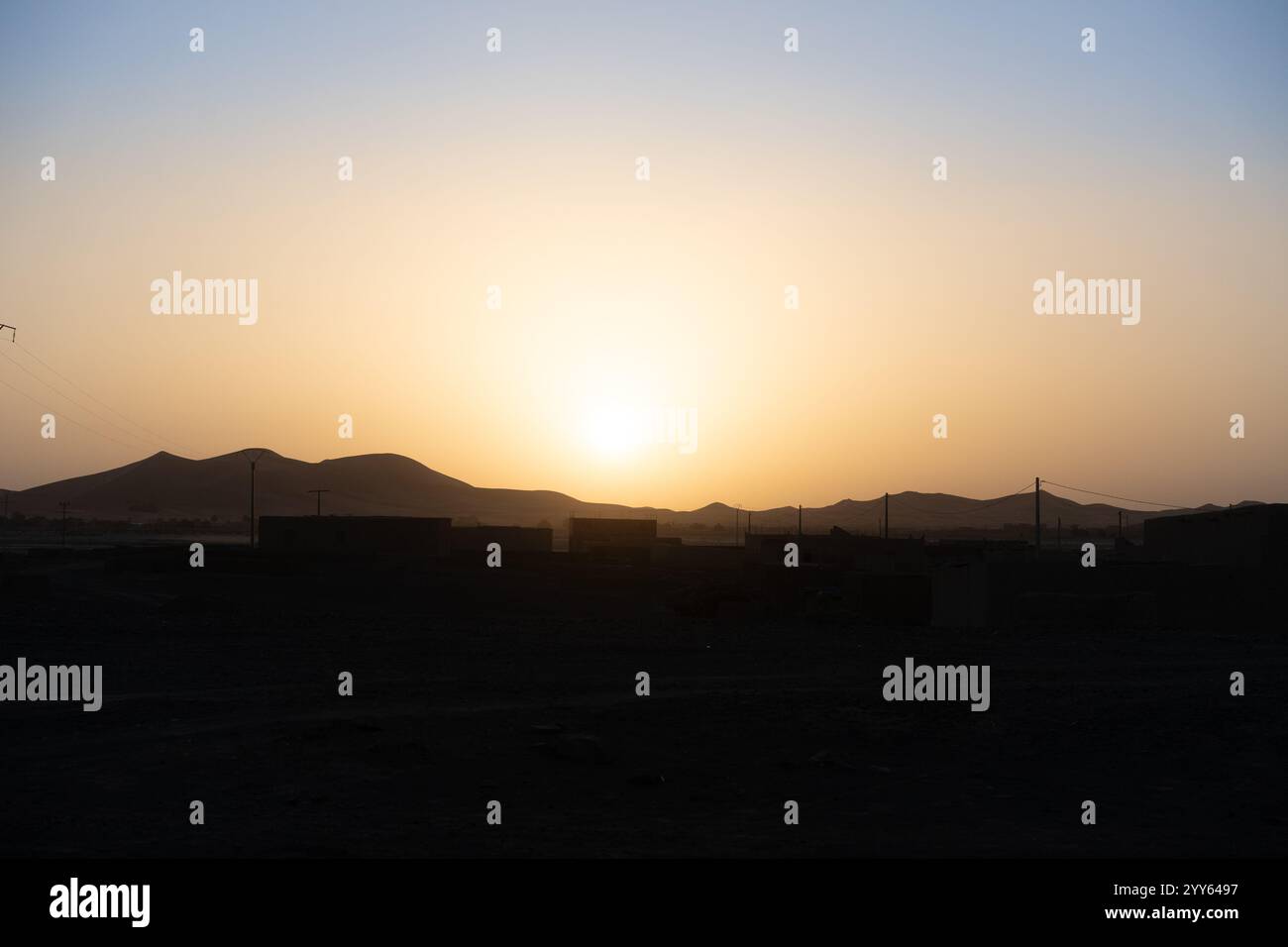 Desert in Merzouga, Maroc, Novembre 2024, Photographs by Jonathan Cathala - Collectif DR Stock Photo