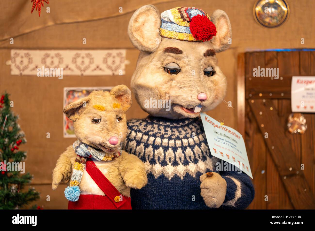 munich-germany-december-3-2024-animatronic-mouse-puppet-show-at-a