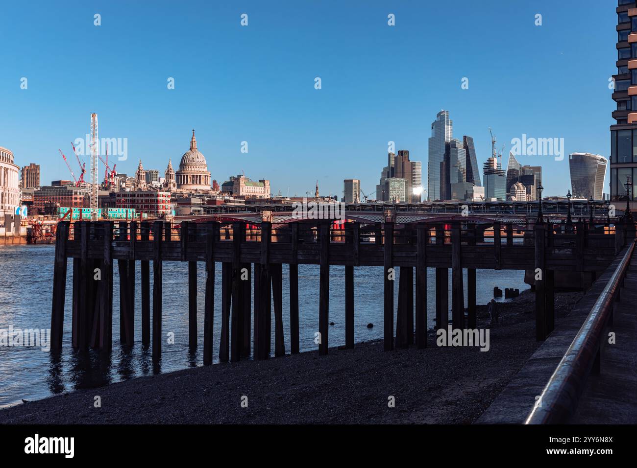 Tall buildings city london hi-res stock photography and images - Alamy