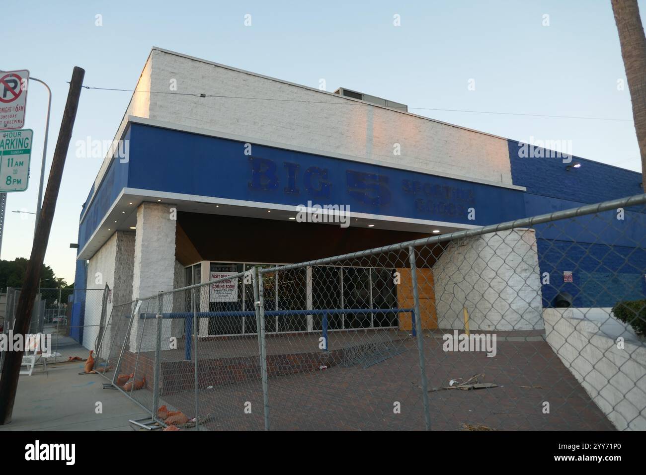 Los Angeles California USA 18th December 2024 Big Five Sports Store Los angeles california usa 18th december 2024 big five sports store
