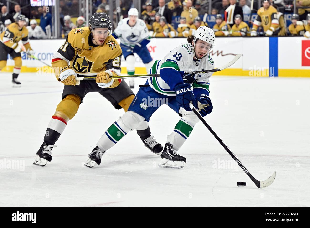 Vegas Golden Knights center Brett Howden (21) defends against Vancouver ...