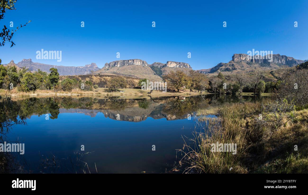Amphitheatre royal natal national park hi-res stock photography and ...