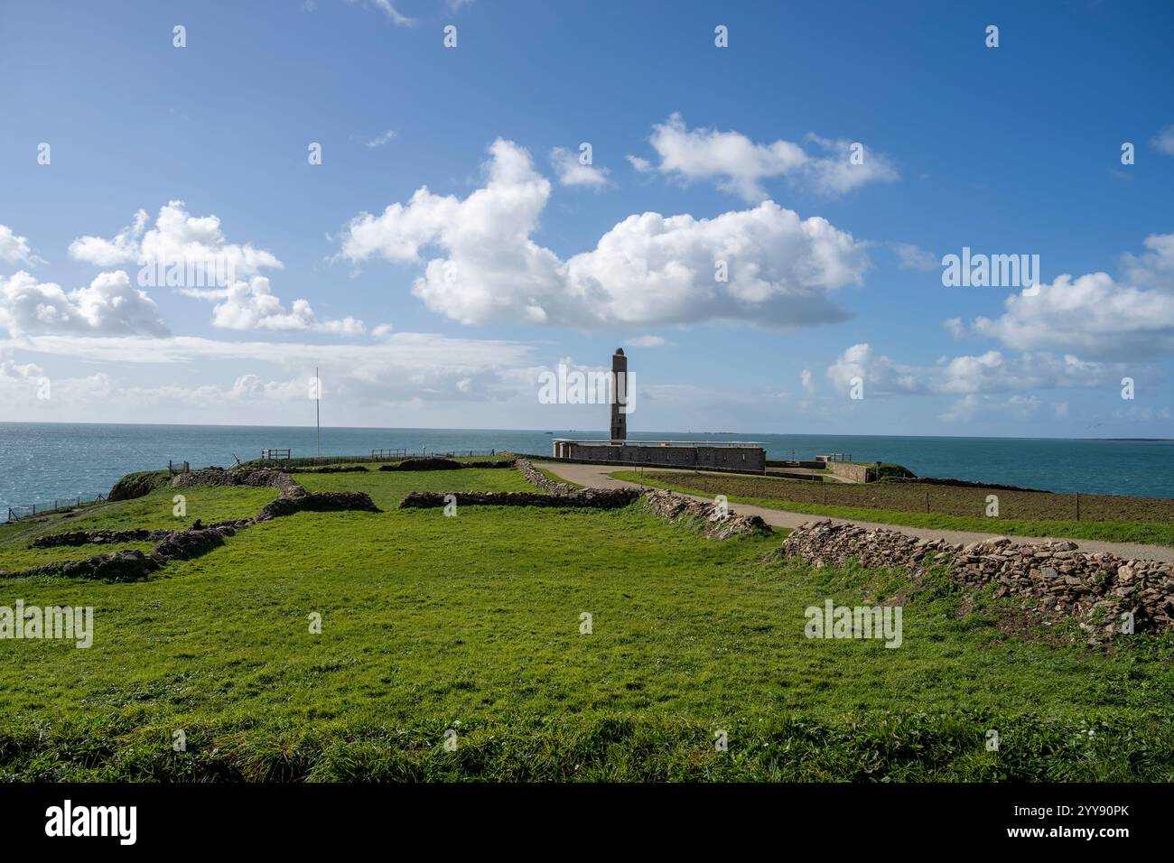 Saint mathieu point lighthouse hi-res stock photography and images - Alamy
