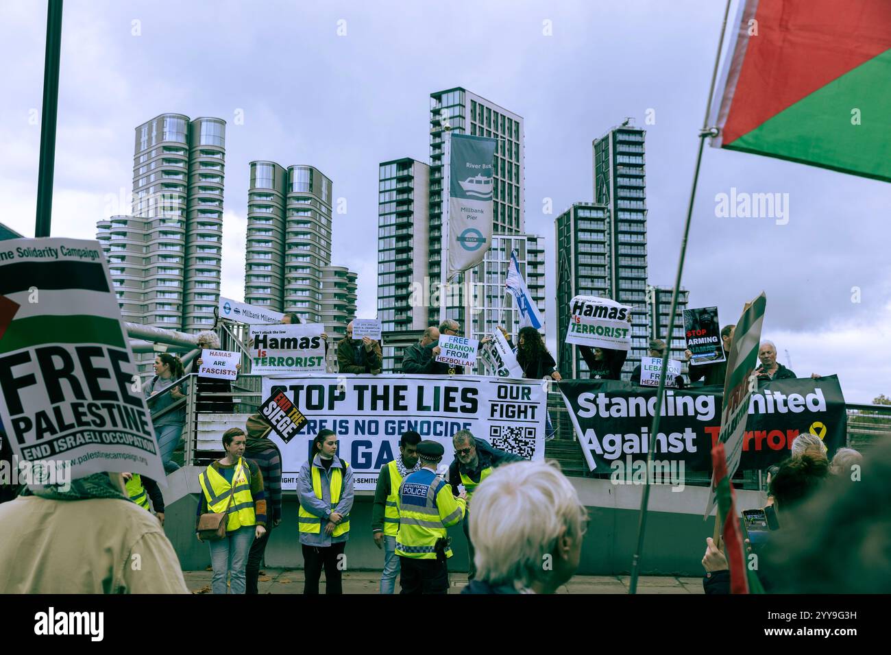 Pro Protesters Pro-Palestinian protesters march in solidarity with Palestine in London ...