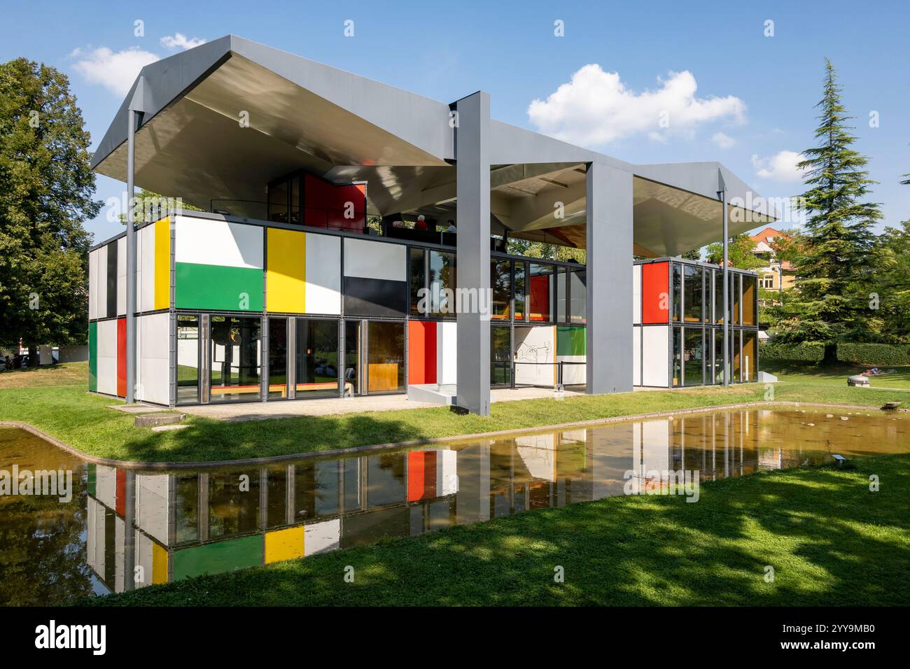 Pavillon Le Corbusier Art Museum In Zurich Stock Photo Alamy pavillon-le-corbusier-art-museum-in-zurich-stock-photo-alamy