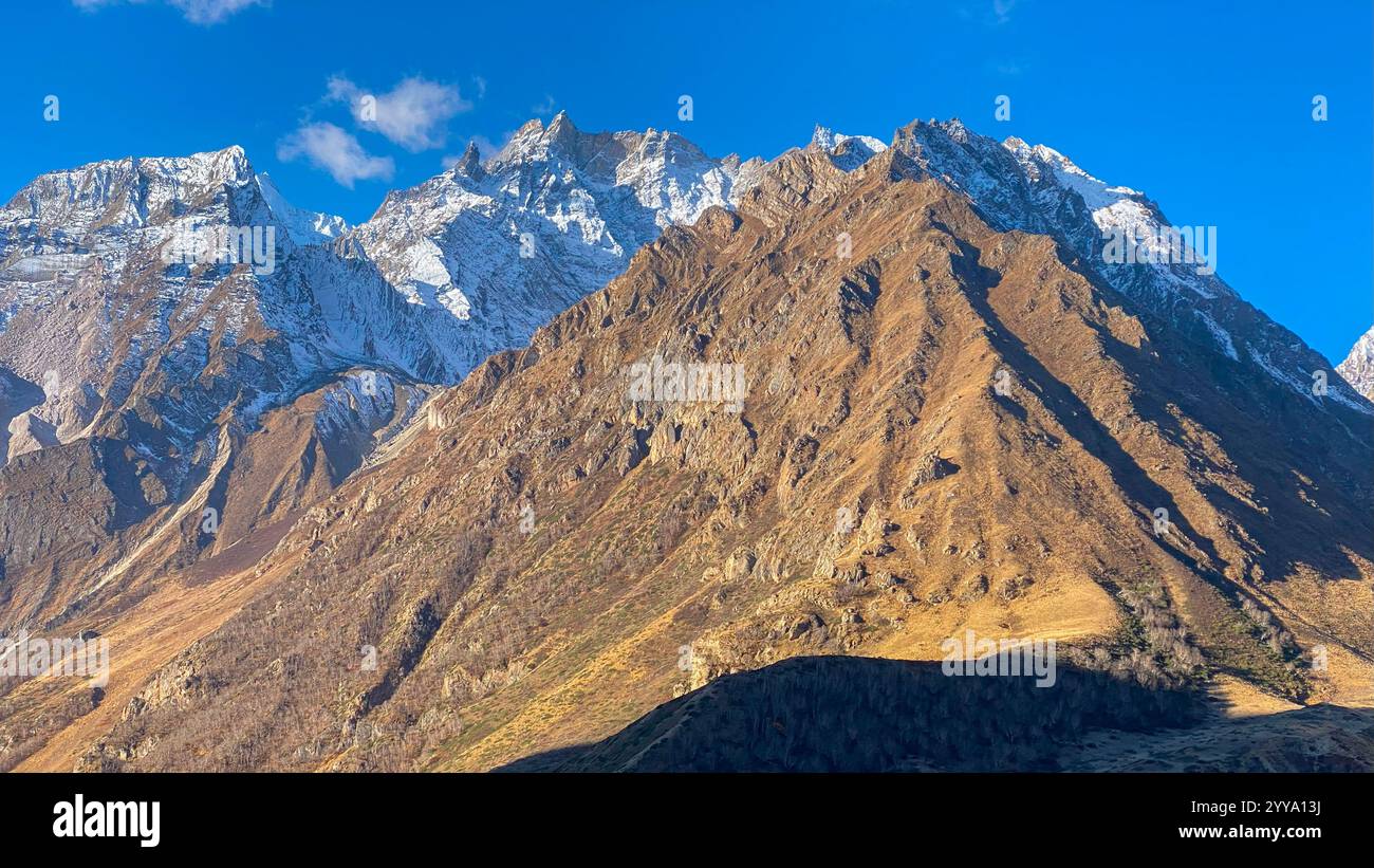 Rugged mountain peaks hi-res stock photography and images - Alamy