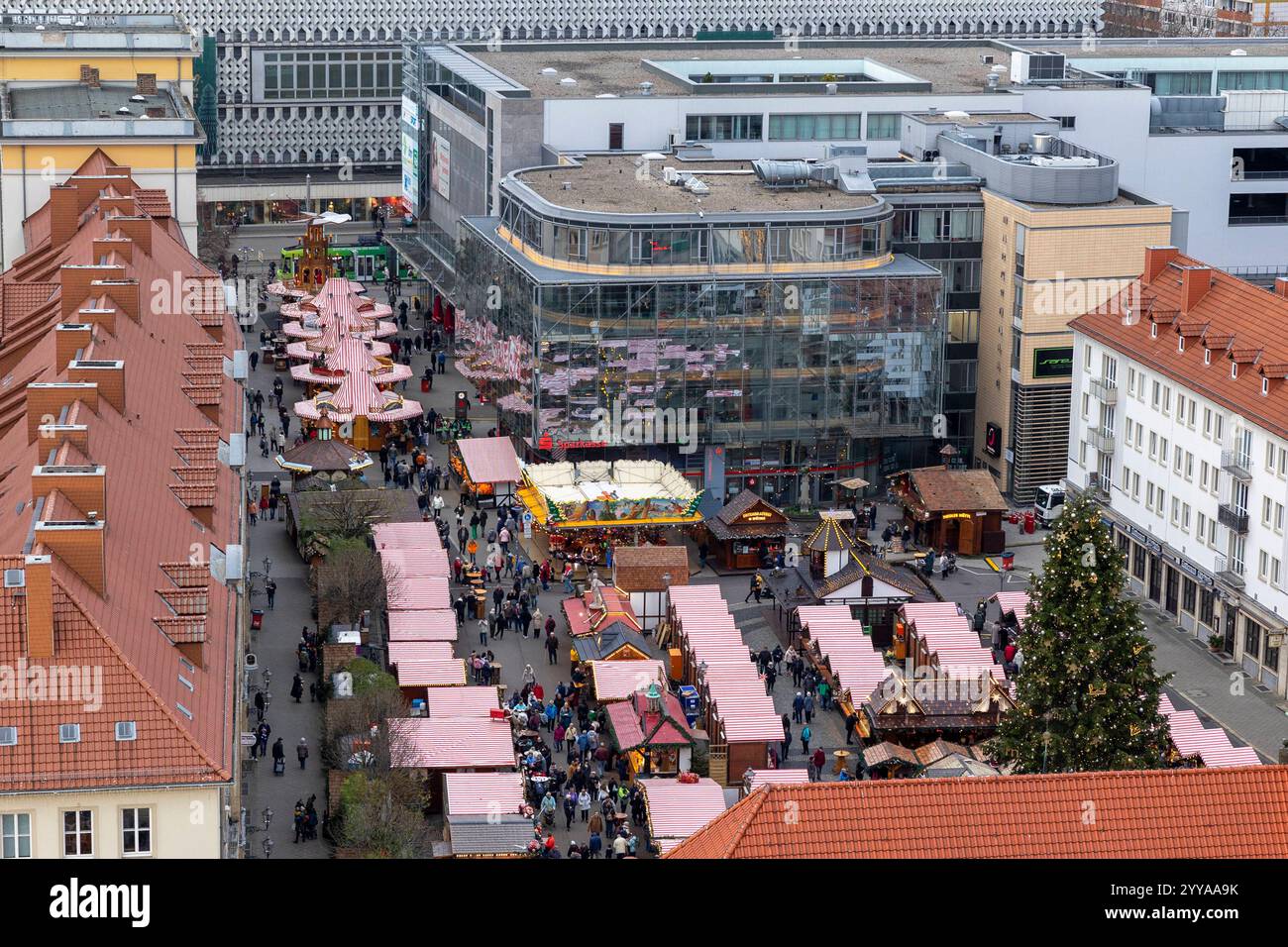 Blick auf den Weihnachtsmarkt in Magdeburg. 17.12.2024, Magdeburg, GER