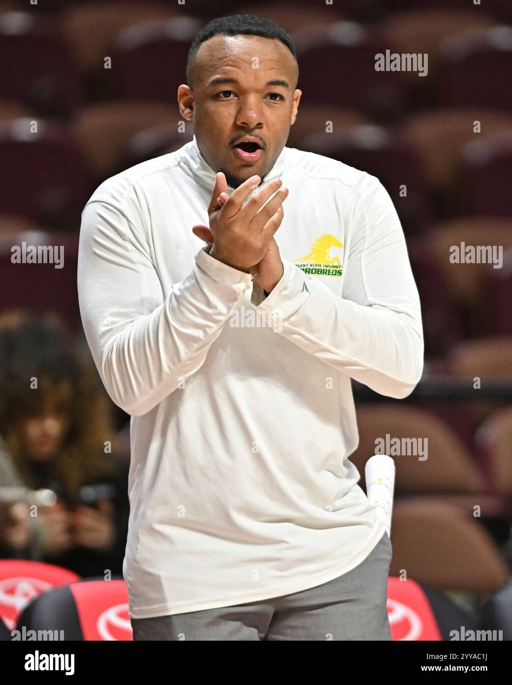 UNCASVILLE, CT - DECEMBER 19: Kentucky State Thorobreds assistant coach ...