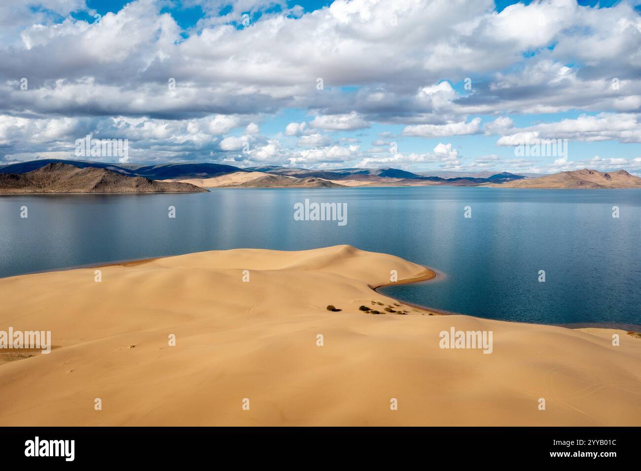 Gobi Desert And Lakes In Central Mongolia Stock Photo Alamy gobi-desert-and-lakes-in-central-mongolia-stock-photo-alamy