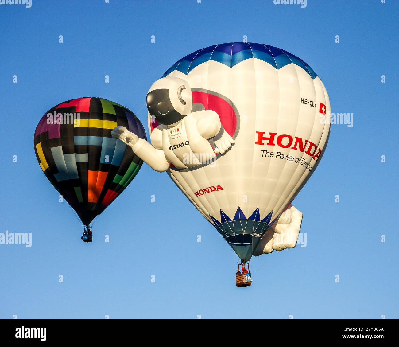 Hot air balloons over the sea ビーズ刺繍 Amazon.com: Sparkle and Bash: Hot Air Balloons