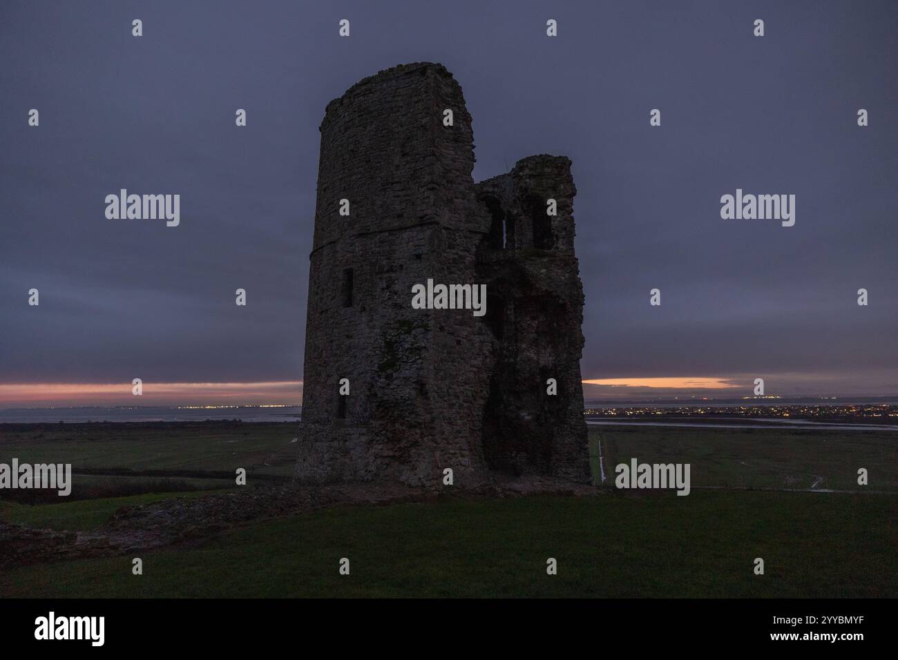 Benfleet, UK. 21st Dec, 2024. Sunrise at the ruins of Hadleigh Castle