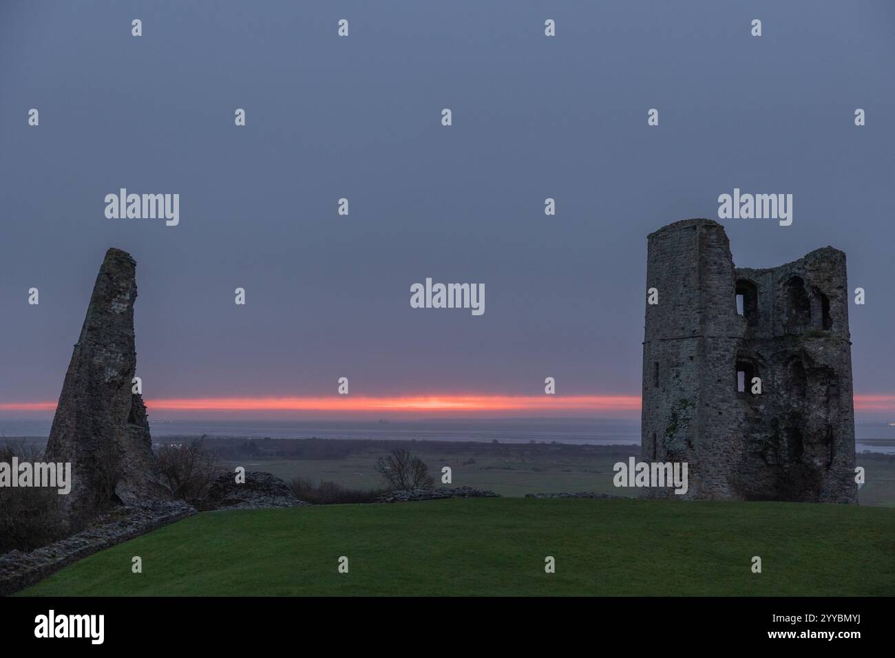 Benfleet, UK. 21st Dec, 2024. Sunrise at the ruins of Hadleigh Castle