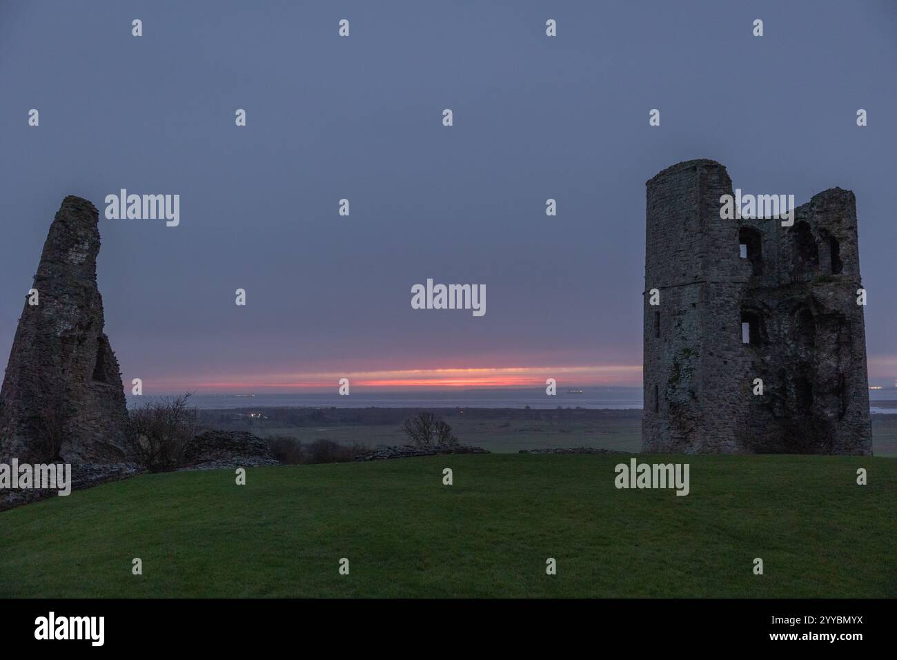 Benfleet, UK. 21st Dec, 2024. Sunrise at the ruins of Hadleigh Castle