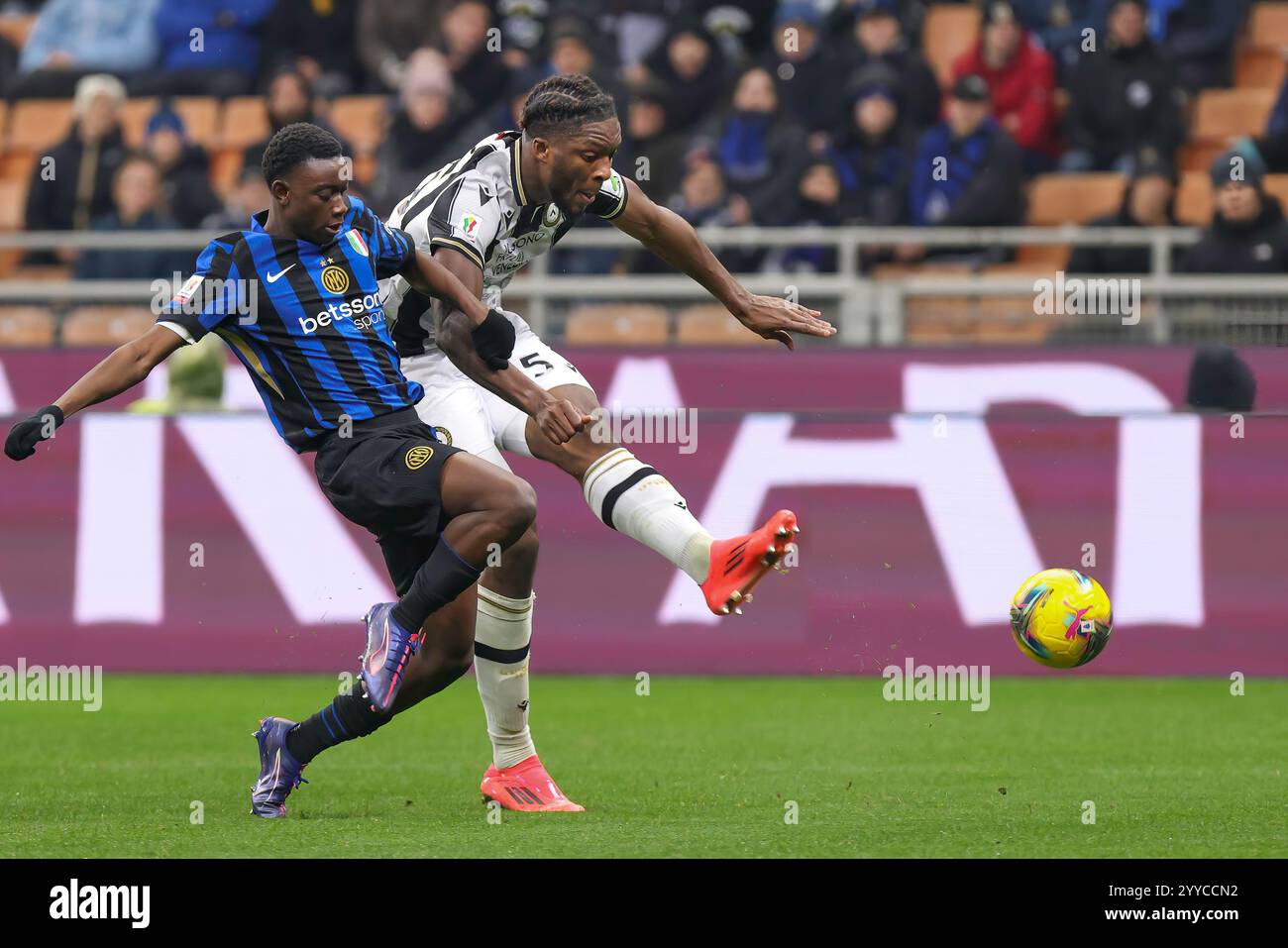 Italy, Milan, 20241219 Isaak Toure (Udinese) shots on goal inside