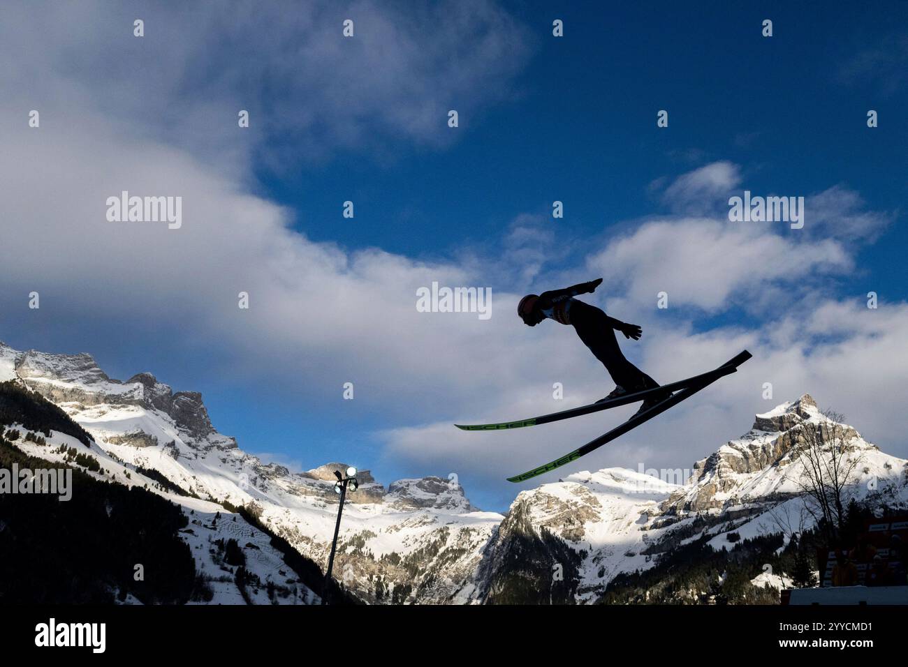 PASCHKE Pius (Deutschland), Schattenriss vor Alpernpanorama, SUI, FIS